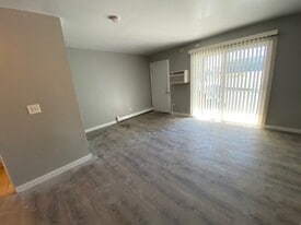 3040 Chicago Rd, Unit 15 in South Chicago Heights, IL - Building Photo