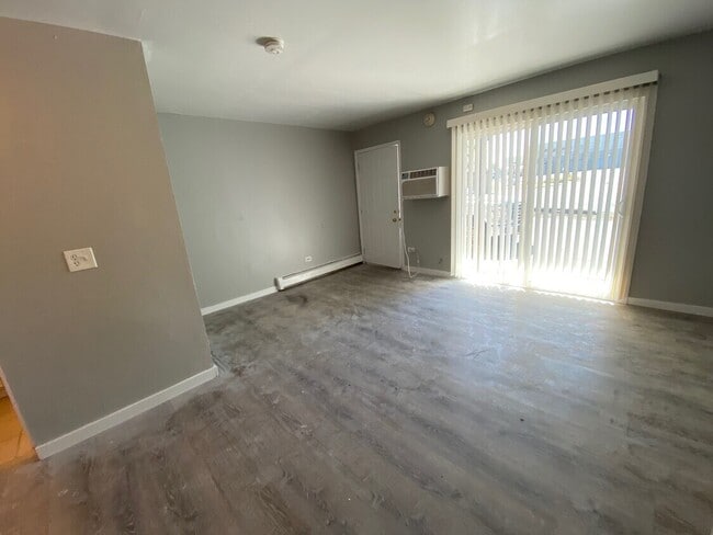 3040 Chicago Rd, Unit 15, Unit 15