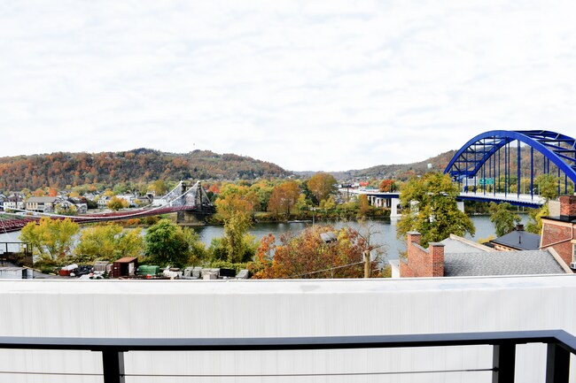 The Doris on Main in Wheeling, WV - Foto de edificio - Building Photo