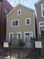 2455 W Cortland St in Chicago, IL - Building Photo
