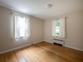 7 Jackson St in Port Washington, NY - Building Photo - Building Photo