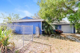 274 SW Kentwood Rd in Port St. Lucie, FL - Building Photo - Building Photo