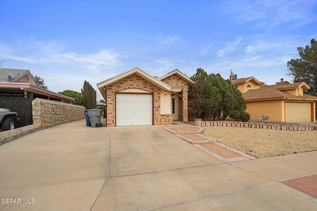 3286 Sal Berroteran Dr in El Paso, TX - Building Photo - Building Photo