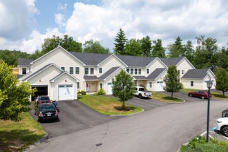 Highfield Townhome Available for Rent! in Rochester, NH - Building Photo - Building Photo