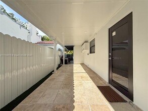 927 SW 18th Ave in Miami, FL - Building Photo - Building Photo