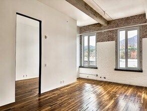 520 State Rd, Unit 202 in North Adams, MA - Building Photo - Building Photo