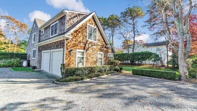38 Bridle Path in Westhampton Beach, NY - Building Photo - Building Photo
