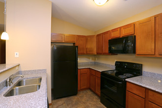 Healing Stone Court Apartments in Normal, IL - Building Photo - Interior Photo