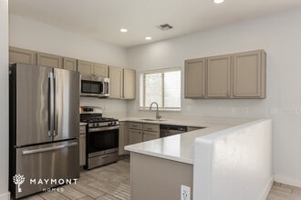 1711 E Megan Dr in San Tan Valley, AZ - Building Photo - Building Photo