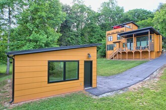 122 Cannon St in Clayton, GA - Building Photo - Building Photo