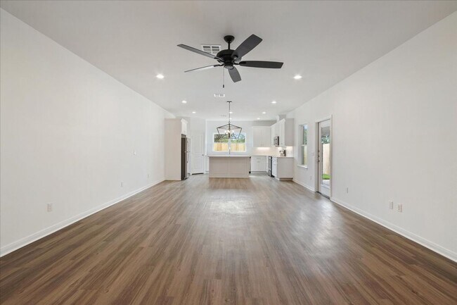 105 Windmill Wy in Robinson, TX - Building Photo - Building Photo