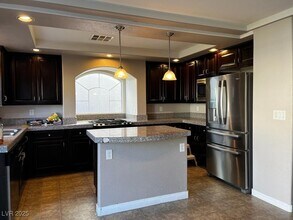 1026 E Sonoran Hope Ave in Henderson, NV - Building Photo - Building Photo