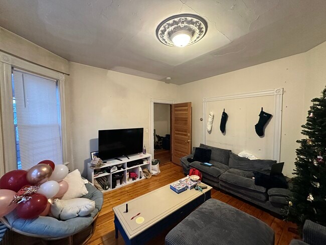 172 Saint Alphonsus St, Unit 1 in Boston, MA - Building Photo - Building Photo