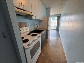 710 Lunalilo St in Honolulu, HI - Building Photo - Building Photo