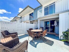 6777 Winkler Rd in Ft. Myers, FL - Building Photo