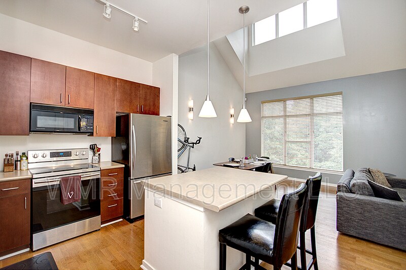 2125 Southend Dr in Charlotte, NC - Building Photo