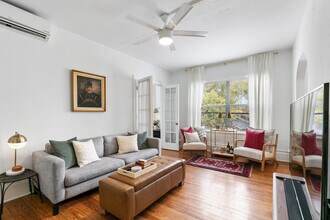 1836 Laurel St, Unit 3 in Sarasota, FL - Building Photo - Building Photo