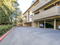 2323 Eastridge Ave, Unit 534 in Menlo Park, CA - Building Photo - Building Photo