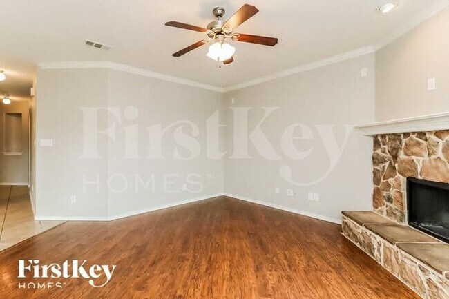 2280 Laurel Forest Dr in Fort Worth, TX - Building Photo - Building Photo