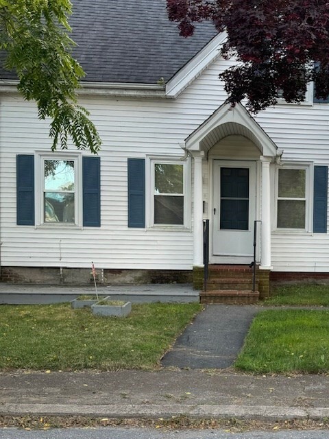 28 Arthur St in Taunton, MA - Foto de edificio