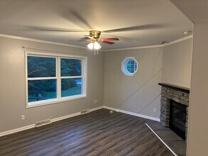 2016 Harkins Rd in Pylesville, MD - Foto de edificio - Building Photo