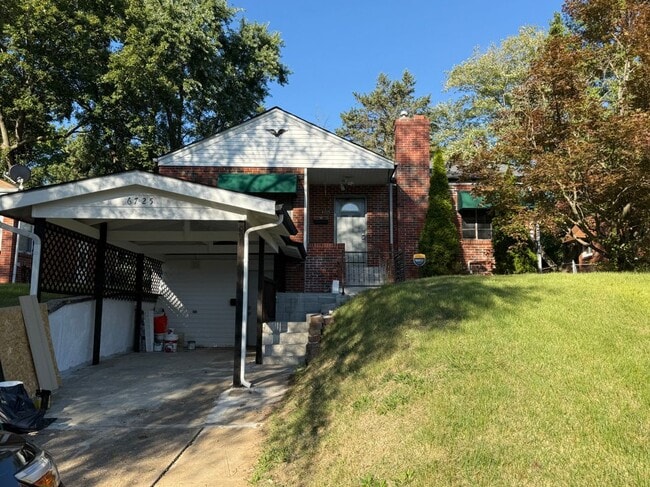 6725 Thurston Ave in Berkeley, MO - Building Photo - Building Photo