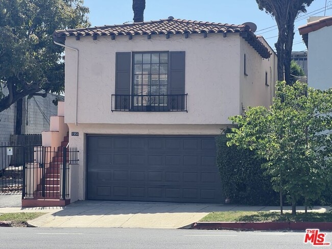 property at 4956 S San Vicente Blvd