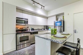 Roosevelt Point in Phoenix, AZ - Foto de edificio - Building Photo