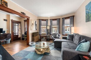 18 Kingsboro Park in Boston, MA - Building Photo