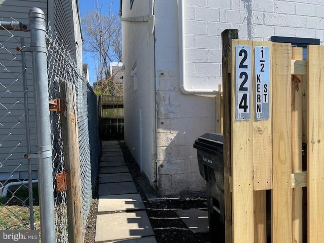 224 1/2 Kern Street Unit 224 1/2 in Winchester, VA - Building Photo - Building Photo