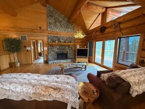 55303 Velvet Ct in Bend, OR - Building Photo - Building Photo