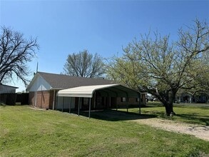 205 W Marshall St in Palmer, TX - Building Photo - Building Photo