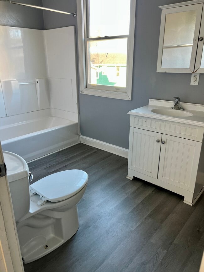 908 Franklin Rd SW, Unit 2 in Roanoke, VA - Foto de edificio - Building Photo