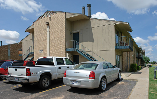 Indian Creek Apartments in Lubbock, TX - Foto de edificio - Building Photo