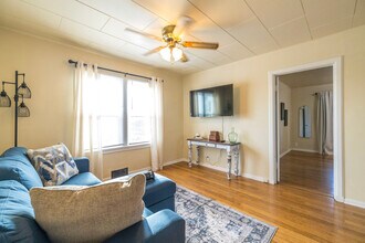 1527 W Knox Ave, Unit 1529 in Spokane, WA - Building Photo - Building Photo