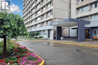 507-10 Sunny Glenway in Toronto, ON - Building Photo - Building Photo