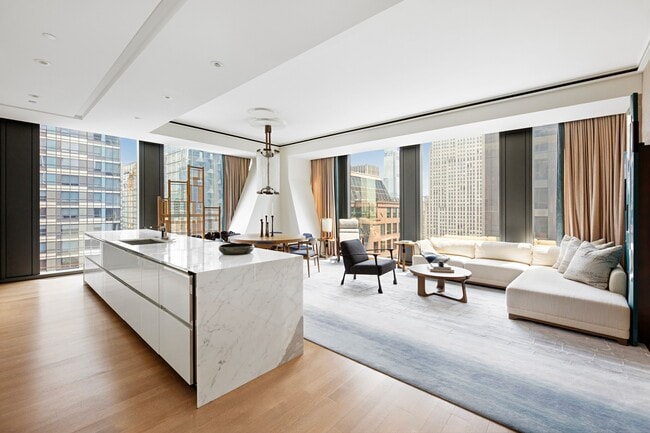 53 W 53rd St in New York, NY - Building Photo - Building Photo