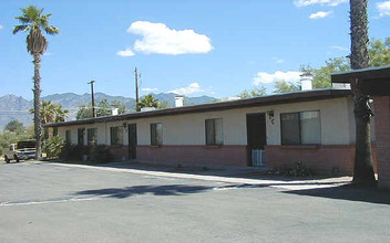 3320-3326 E Bermuda St in Tucson, AZ - Foto de edificio - Building Photo