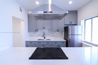 221 SW 11th Ave in Miami, FL - Building Photo - Building Photo