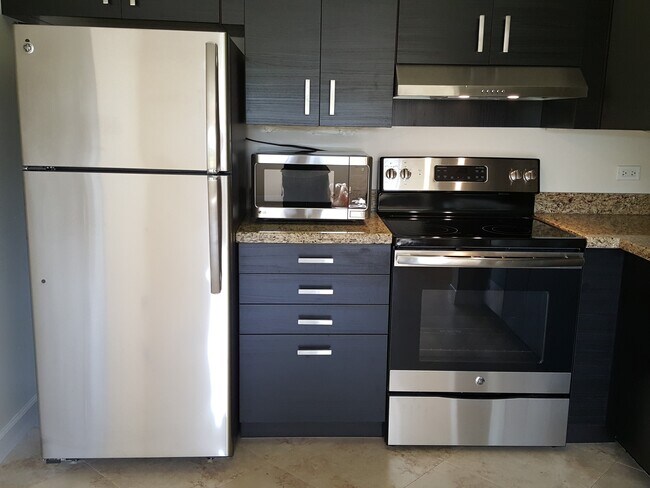 3610 N 56th Ave in Hollywood, FL - Foto de edificio - Building Photo