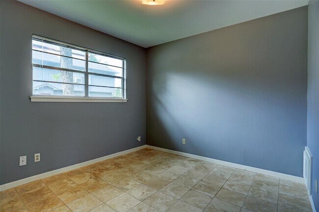 1147 W 21st St photo'