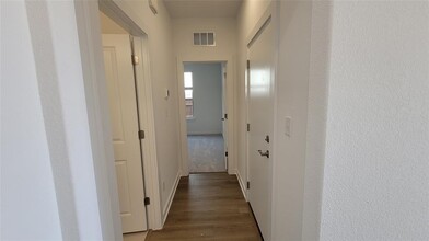 440 Bristlecone Bnd in Liberty Hill, TX - Building Photo - Building Photo