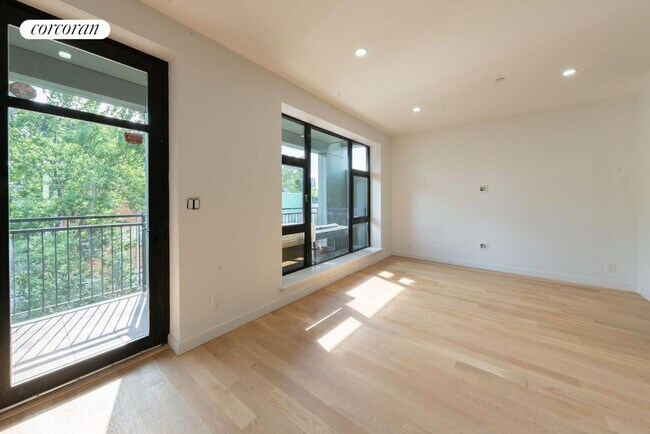 130 Diamond St in Brooklyn, NY - Building Photo - Building Photo