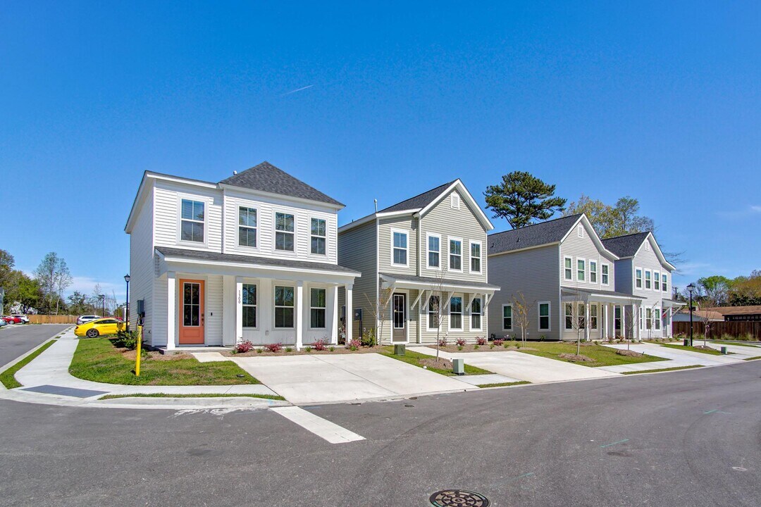 Sumner Village in North Charleston, SC - Foto de edificio