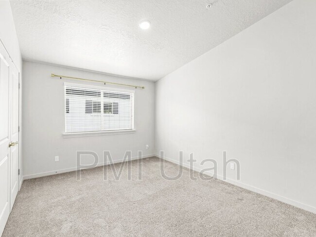 1700 Sandhill Rd photo'