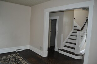 608 Grant Ave, Unit 1 in Morgantown, WV - Building Photo