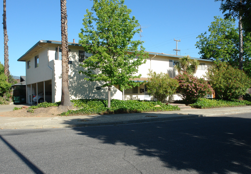 1225 Weyburn Ln in San Jose, CA - Foto de edificio