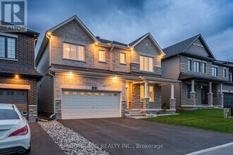 18 Fossa Ter in Ottawa, ON - Building Photo - Building Photo