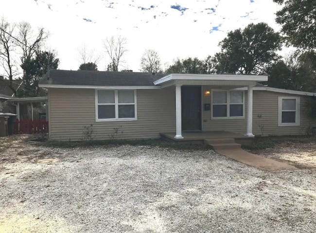 property at 3007 E Brainerd St