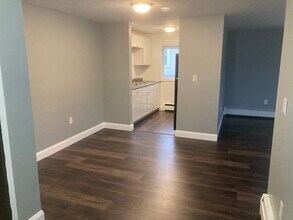 91 Pickering Rd, Unit 91 Pickering road Unit D in Rochester, NH - Building Photo - Building Photo